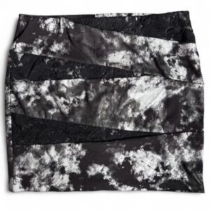 Wet Seal Monochrome Pencil Skirt